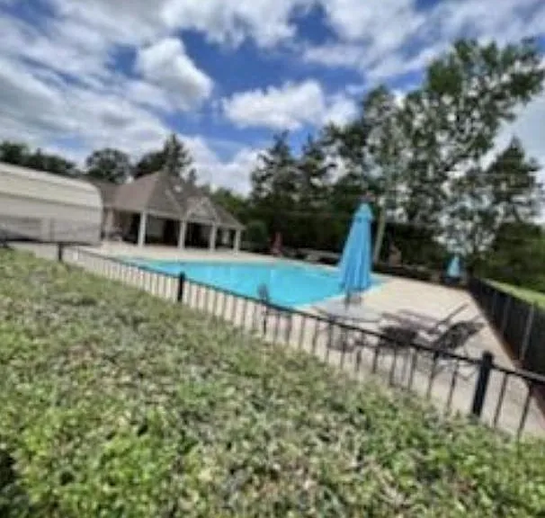 319 Haywood Dr — Photo 68