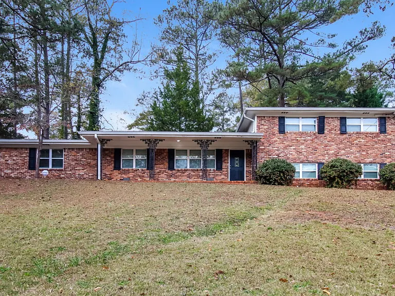 2753 Rainbow Forest Dr — Photo 1
