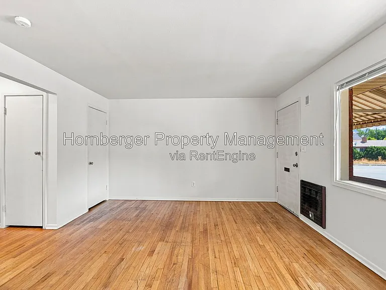 1508 N Post St — Photo 6