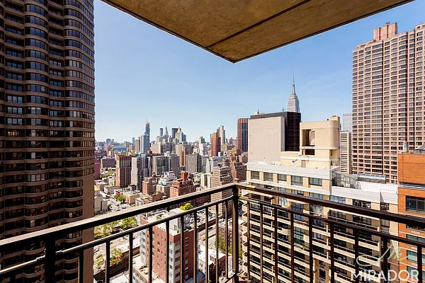 Rented by Mirador Real Estate | media 31