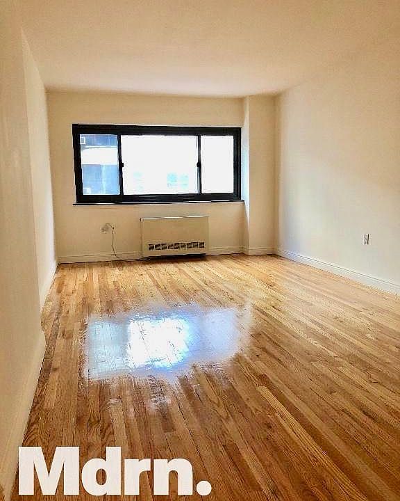2nd image of 295 Park Ave S APT 9PHD