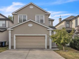 814 S Copperfield Blvd SE, Calgary, AB T2Z 4R7