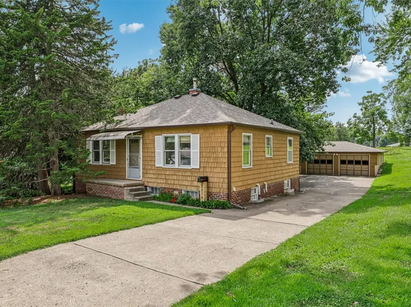 3110 70th St, Urbandale, IA 50322