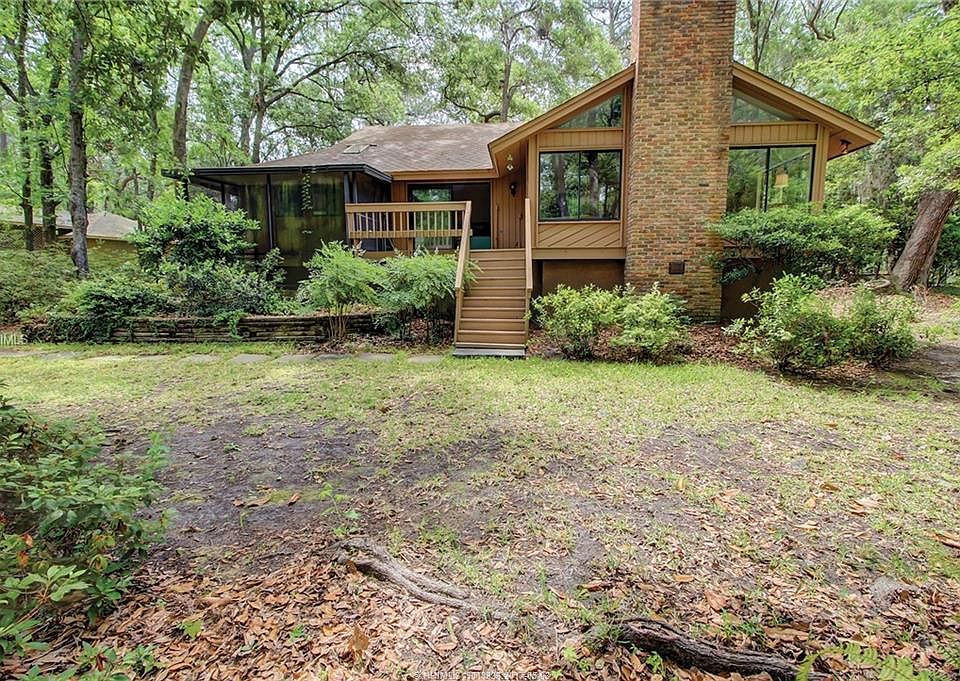 1st image of 43 Planters Wood Dr