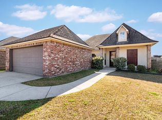 200 Clay Ridge Dr, Youngsville, LA 70592
