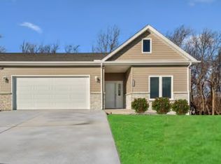 1580 Lois Rd, Latrobe, PA