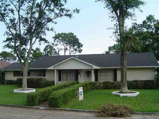 1st image of 2604 Willowick Dr