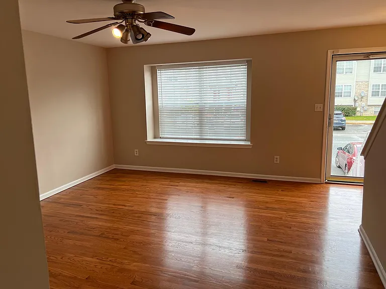 408 Naughty Ln — Photo 3