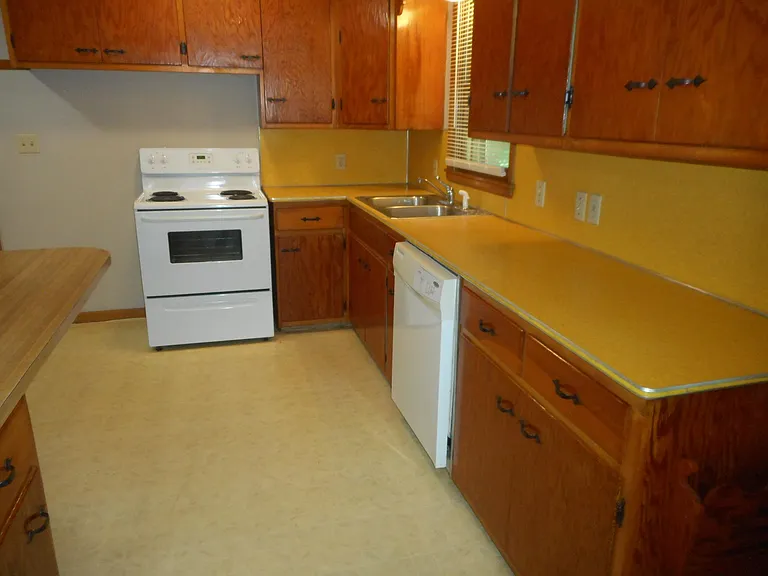 1515 S Barnes Ave — Photo 9