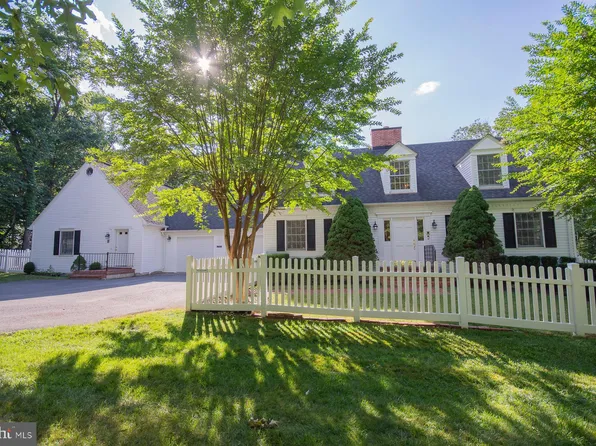 295 Pineway Dr, Martinsburg, WV 25405