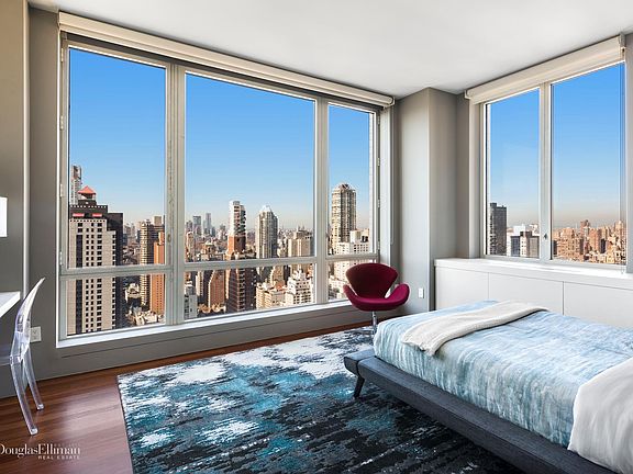 5th image of 401 E 60th St APT 37C