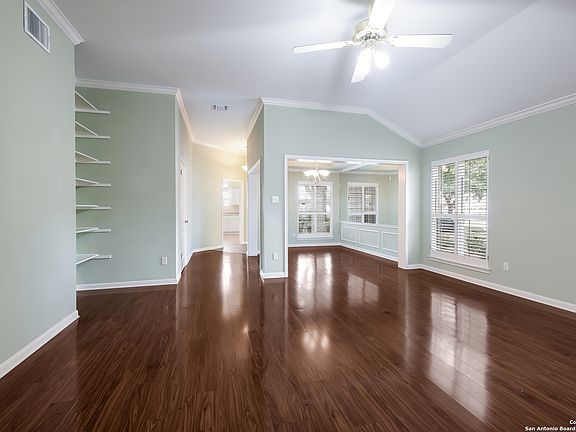 3rd image of 7 Clermont Ct