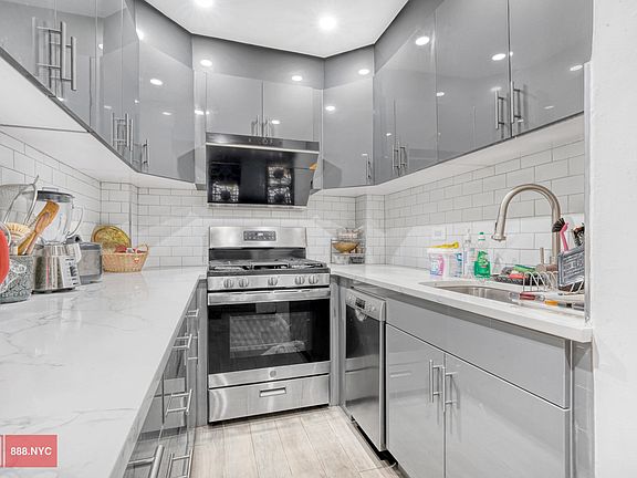 4th image of 87-10 51st Ave APT 3L