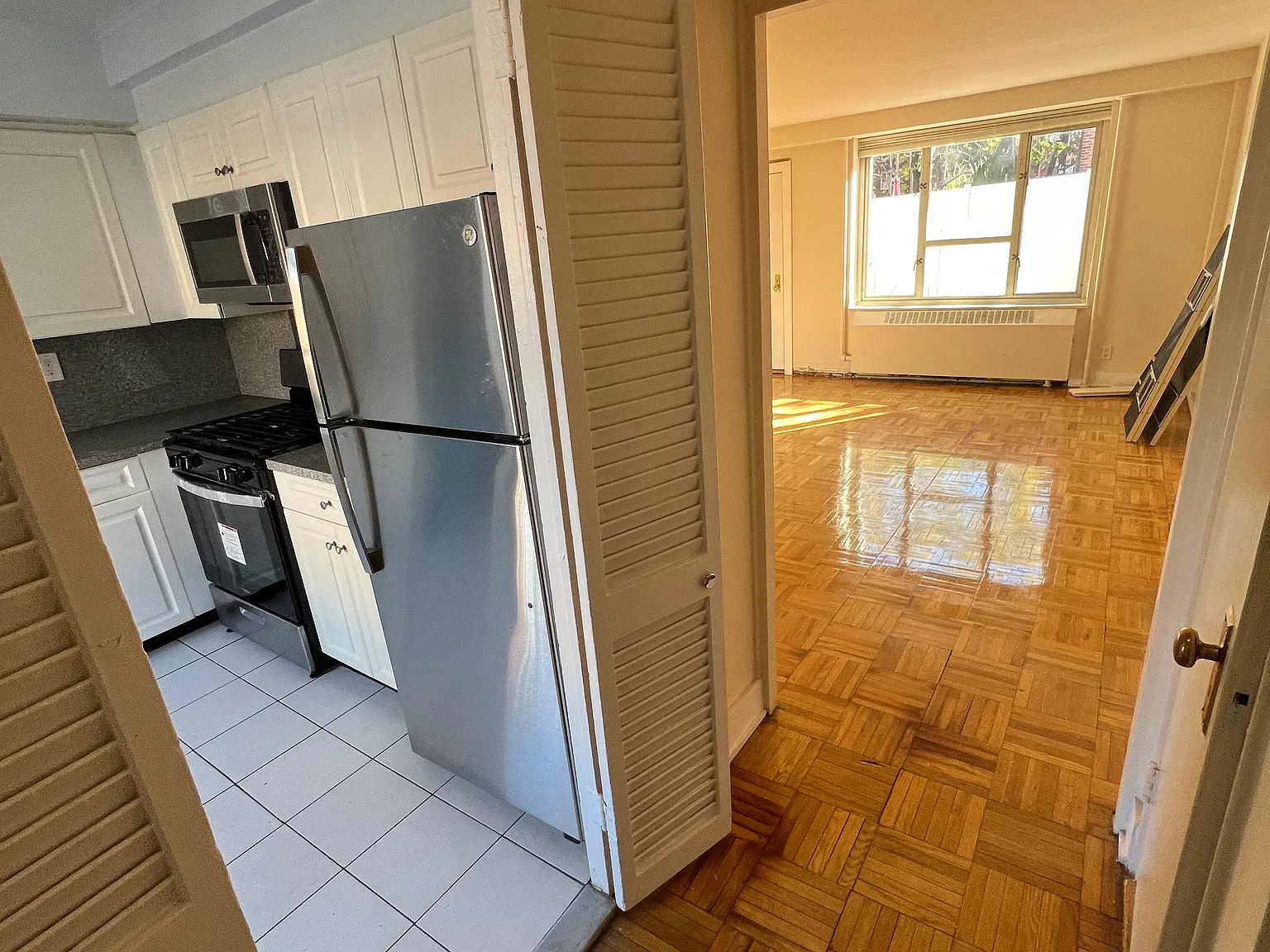 1 bed, 950 sqft, $2,595 — Photo 2