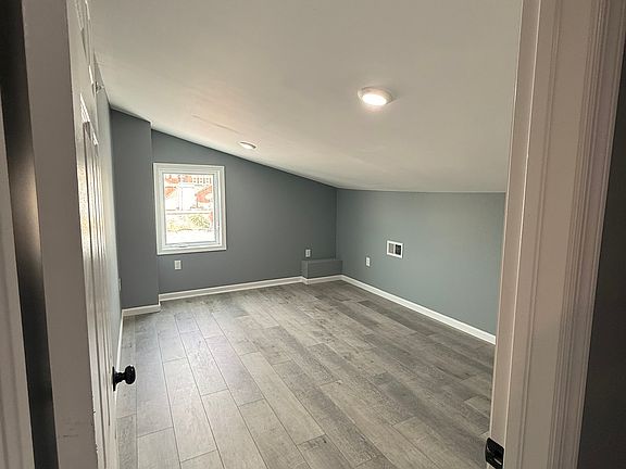 5th image of 182 3rd St #B