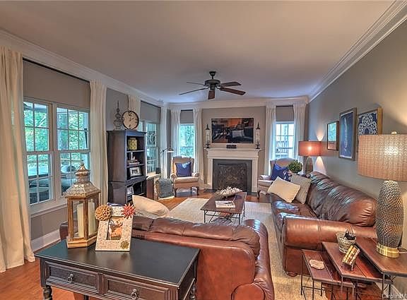2nd image of 8528 Glade Ct