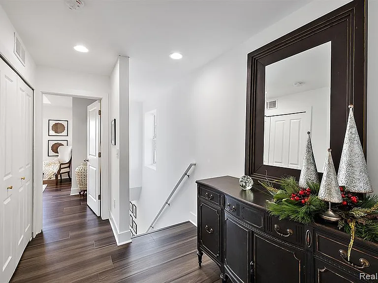 5931 Stella Dr — Photo 17