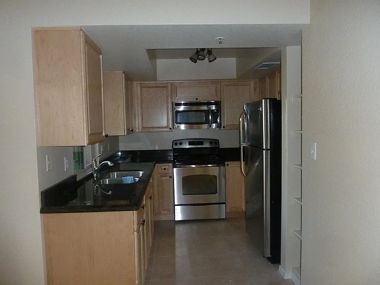 100 E Fillmore St #112 — Photo 8