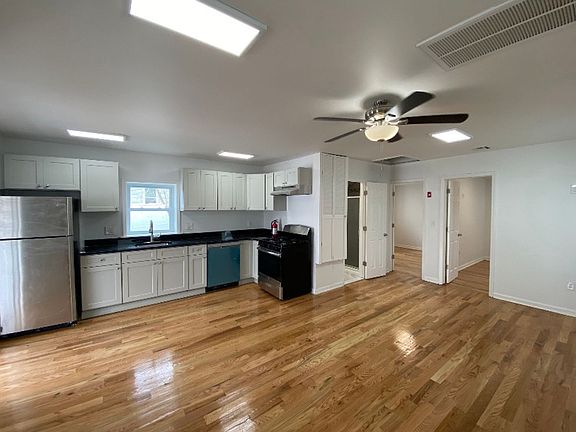 4th image of 425 Drummond Ave #B