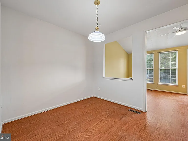 1724 Emory St — Photo 14