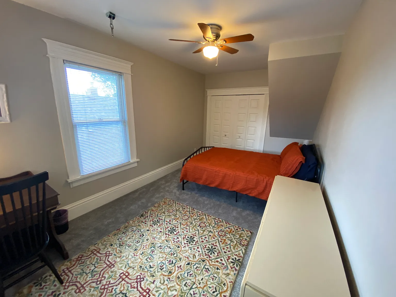 2 bed, 400 sqft, $1,200 — Photo 3