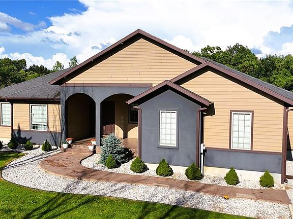2nd image of 23500 Hope Ln
