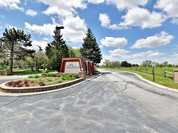 5th image of 465 W Dominion Dr Unit 703