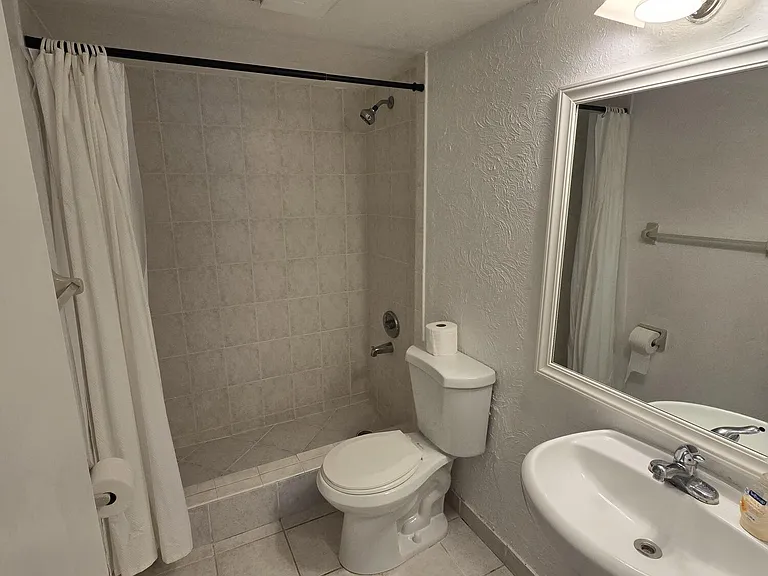 737 SE 1st Way #208 — Photo 9