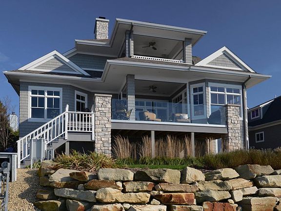 2nd image of 474 Lake Shore Dr