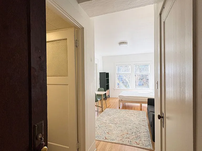 Virginian Apartments — Photo 43