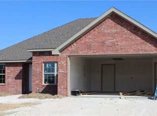 7690 Alivia Cir, Springdale, AR 72762