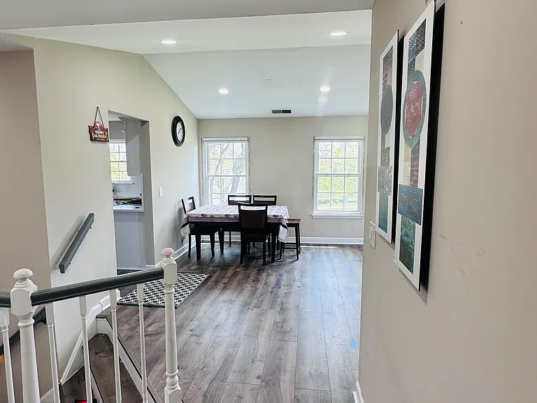 202 E Fabish Dr — Photo 4