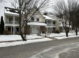 5 Burnham Ct, Fishkill, NY 12524