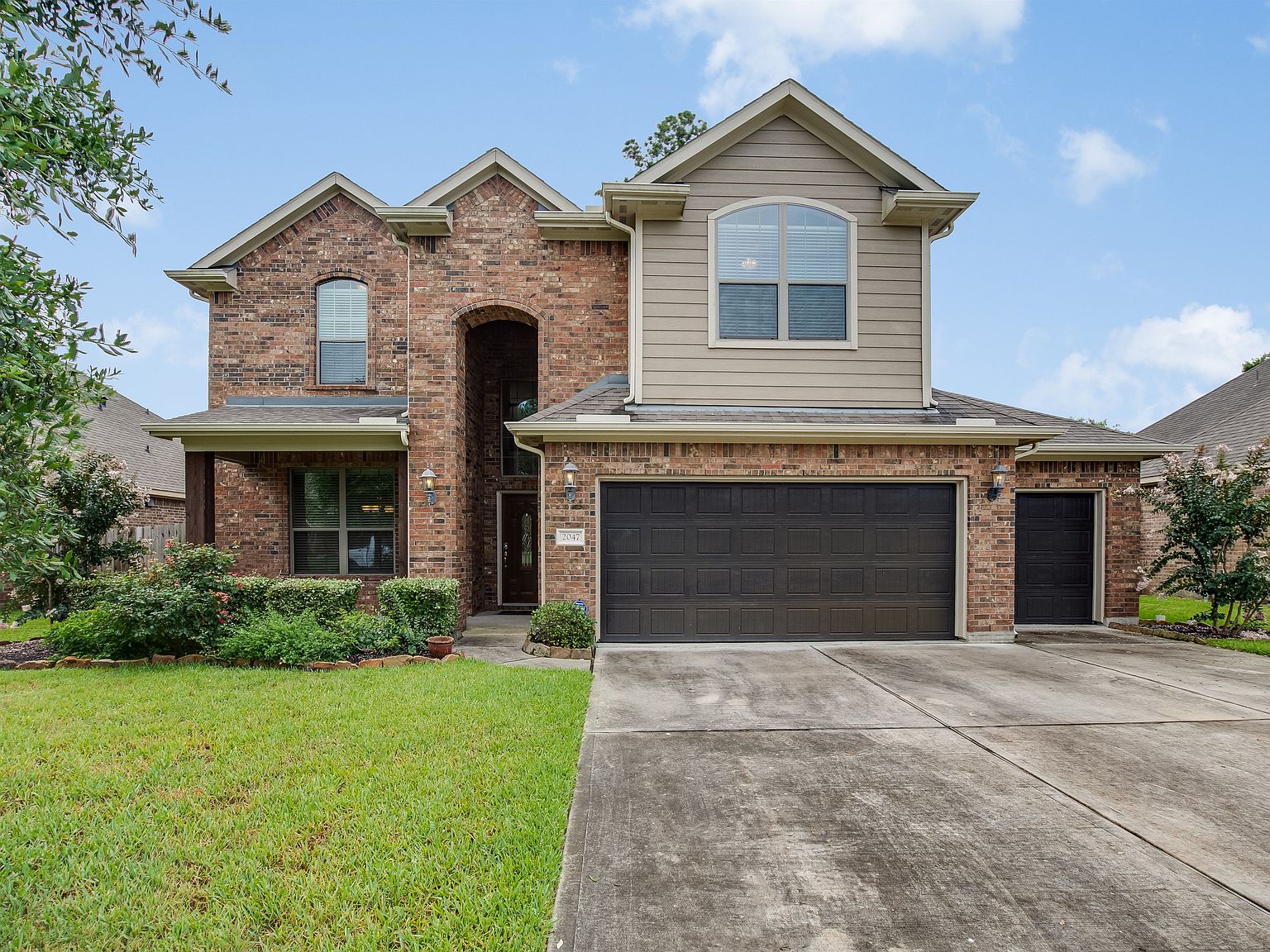 2047 Brodie Ln Conroe TX 77301 Zillow