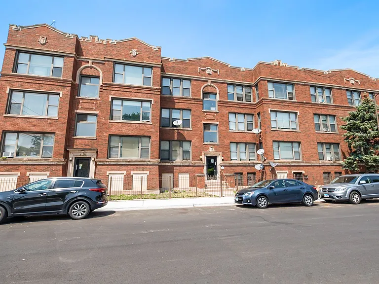 4850-58 S Michigan Ave #70-76 — Photo 1