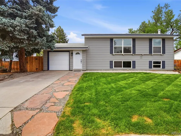 3227 S Hoyt Way, Lakewood, CO 80227