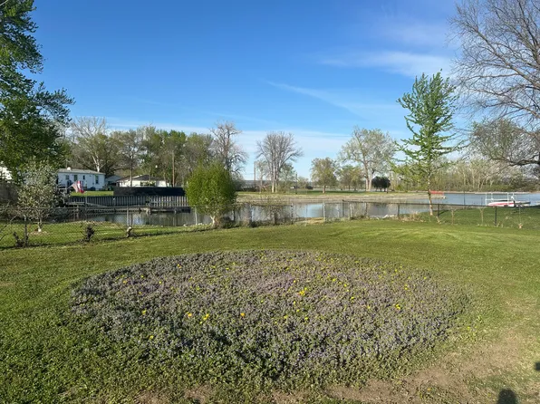 3109 Surfwood Dr, Carter Lake, IA 51510