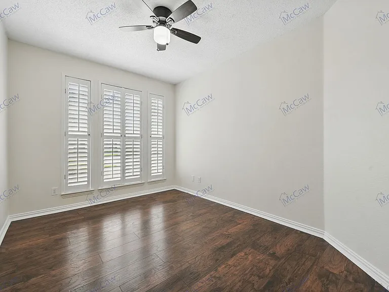 544 Layton Dr — Photo 17