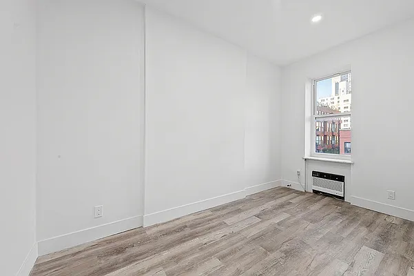 Rented by R New York | media 9