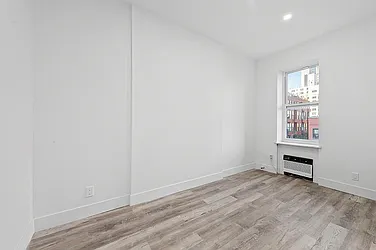 Rented by R New York