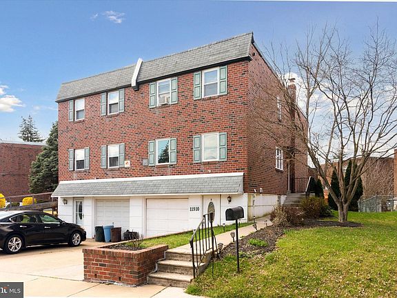 2nd image of 11910 Barlow St