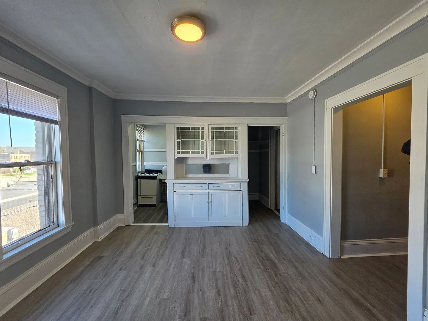 1302 Linden Ave — Photo 2
