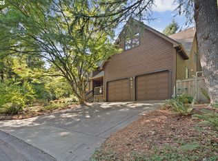 1 Icarus Loop, Lake Oswego, OR 97035