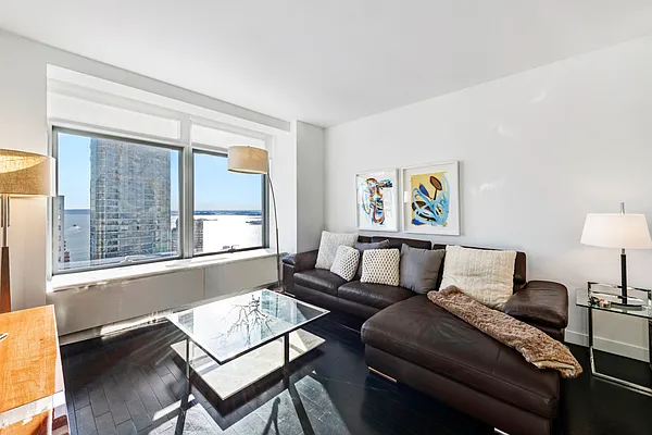 Rented by Compass | media 6