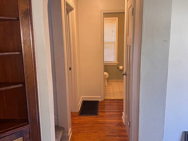 412 Adams Ave — Photo 9