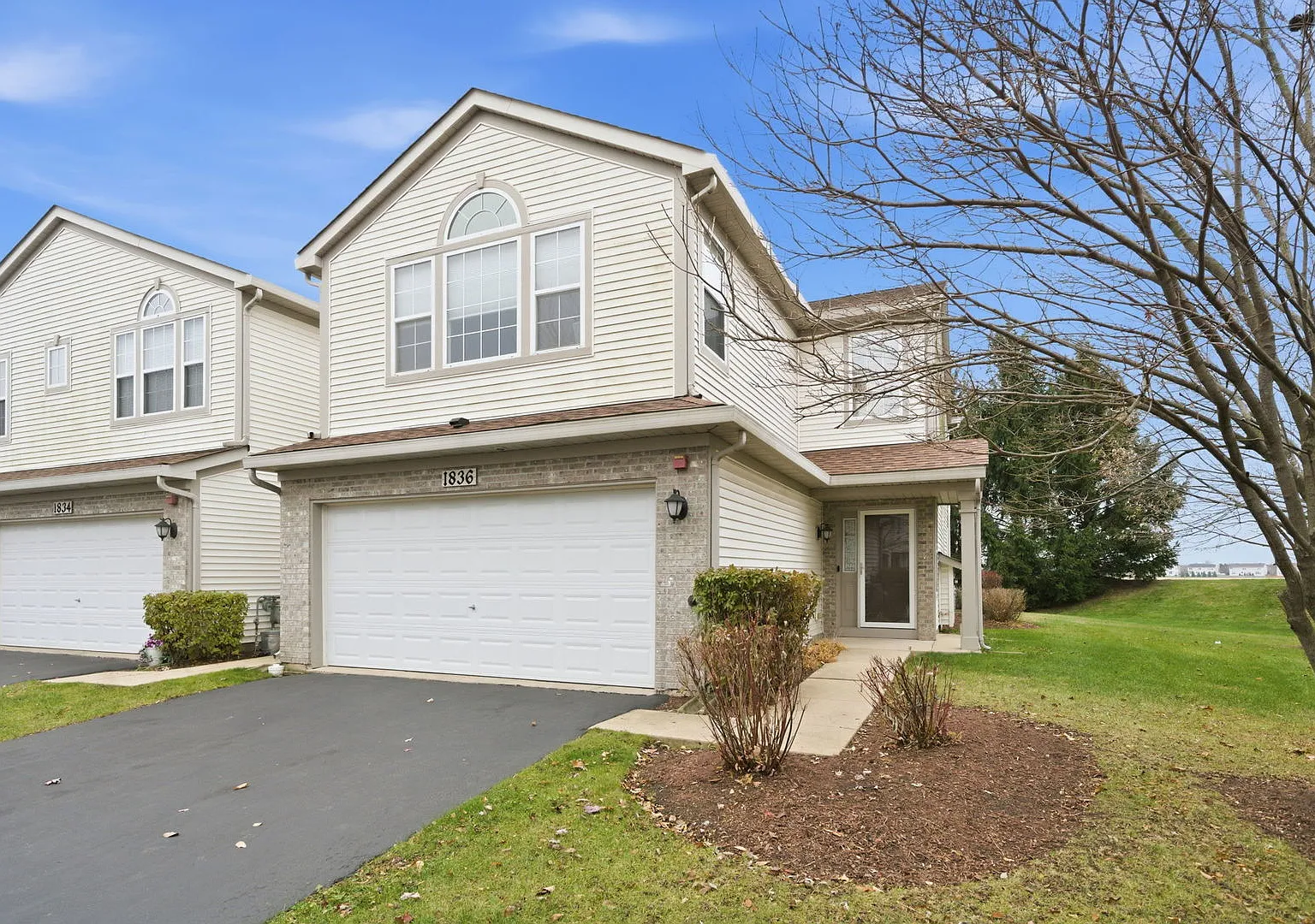 3 bed, 2.5 bath, 1794 sqft, $2,900 — Photo 1