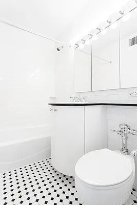 Rented by Olnick Organization | media 12