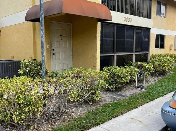 3053 N Oakland Forest Drive #201, Oakland Park, FL 33309