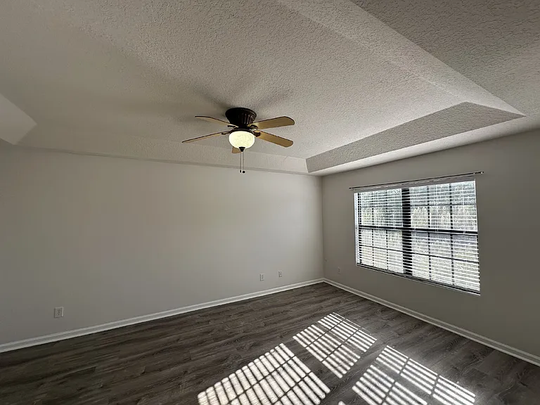 910 Luminary Cir — Photo 24