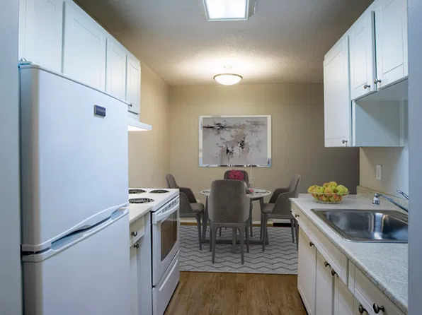 1855 Pandosy St, Kelowna, BC V1Y 1R8